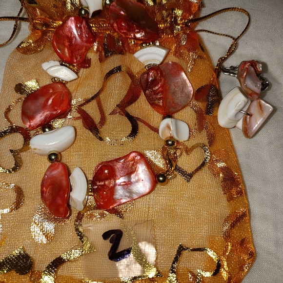 Carnelian crystal bracelet/wire ring set with white shells - Picture 2 of 2